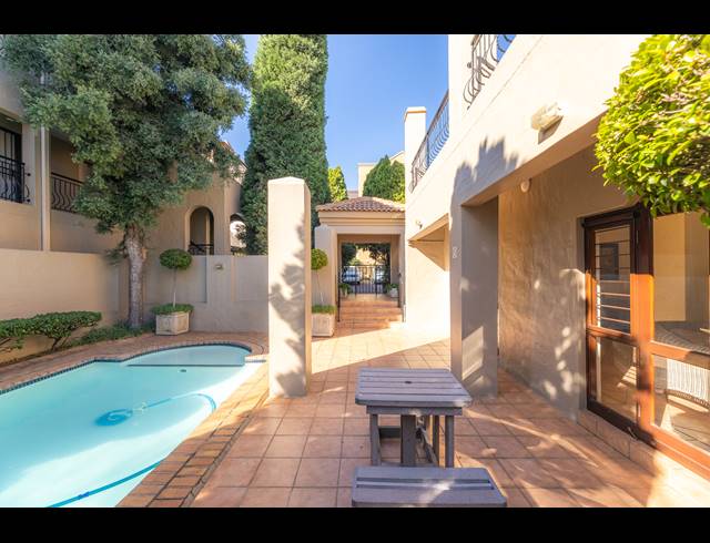 1 BEDROOM APARTMENT FOR SALE IN LONEHILL